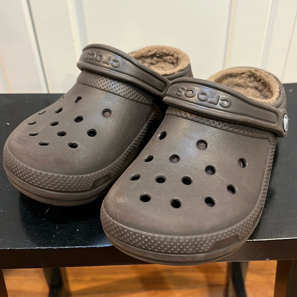 Crocs brown fur fleece lining size M4